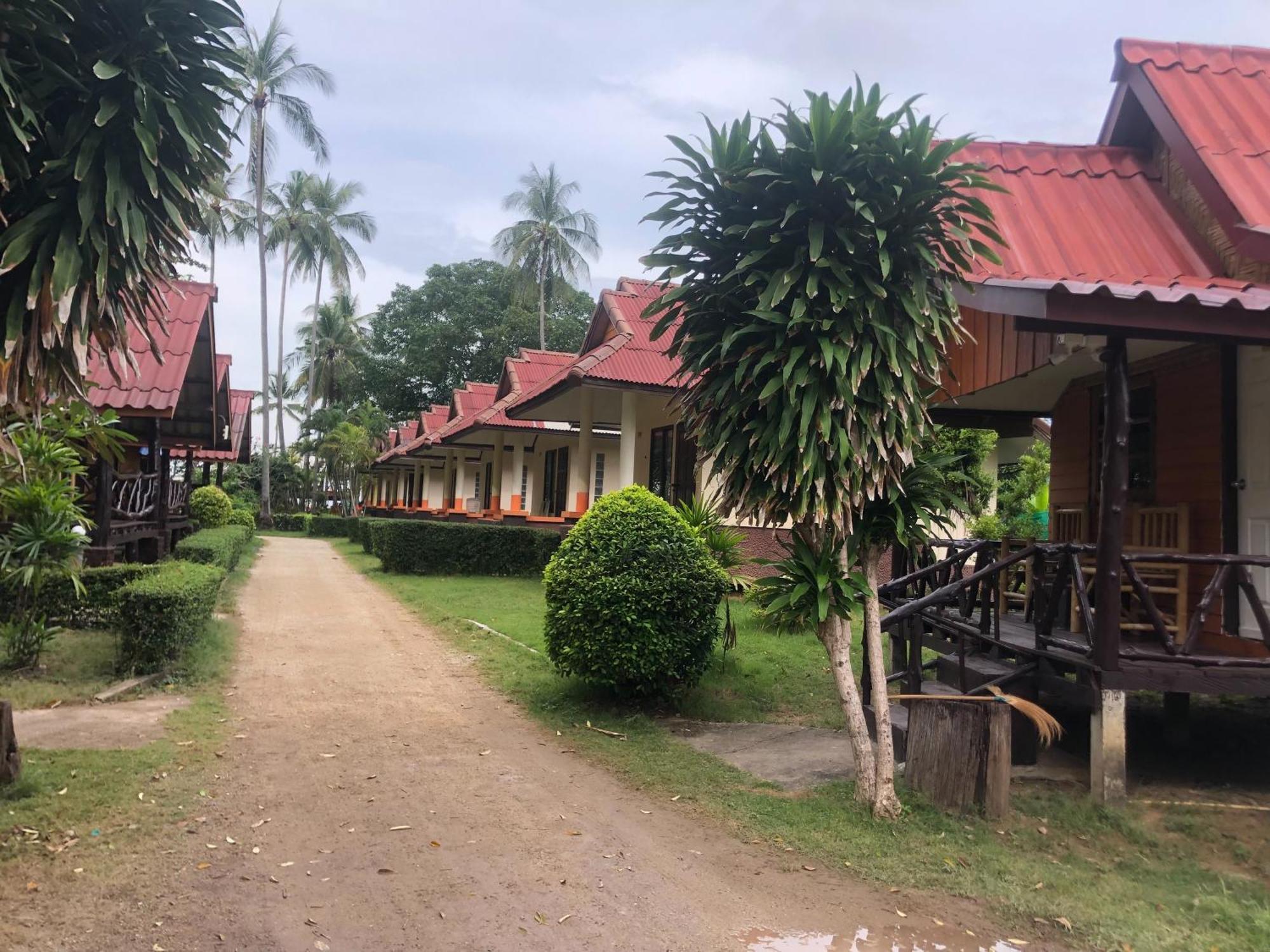 Moonwalk Lanta Resort Koh Lanta Ngoại thất bức ảnh