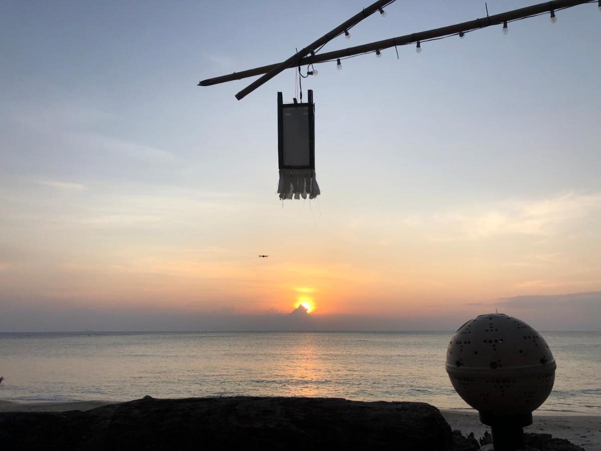 Moonwalk Lanta Resort Koh Lanta Ngoại thất bức ảnh